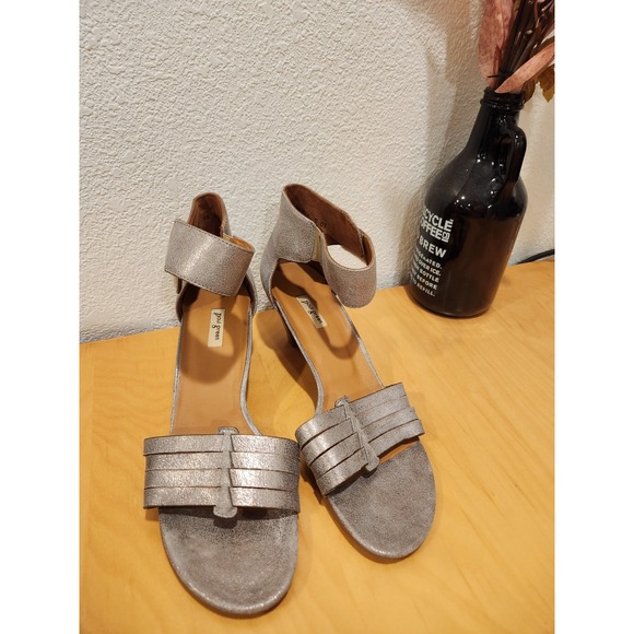 Paul Green Metallic Silver Leather Ankle Strap Block Heel Sandals Shoes‎ - Picture 1 of 12